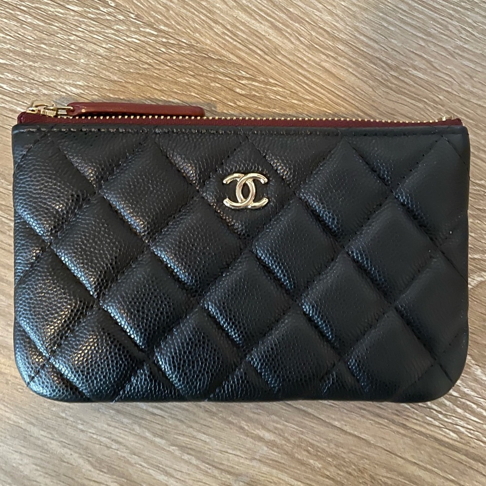 CHANEL Black Quilted Leather Zip Pouch with Red Trim and Gold CC